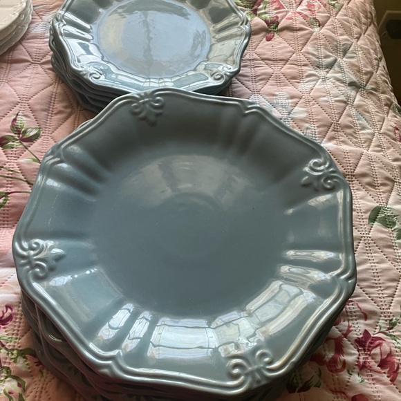 Dinnerware - Picture 2 of 4